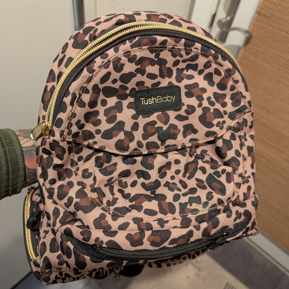 Leopard TushBaby - Picture 3 of 4